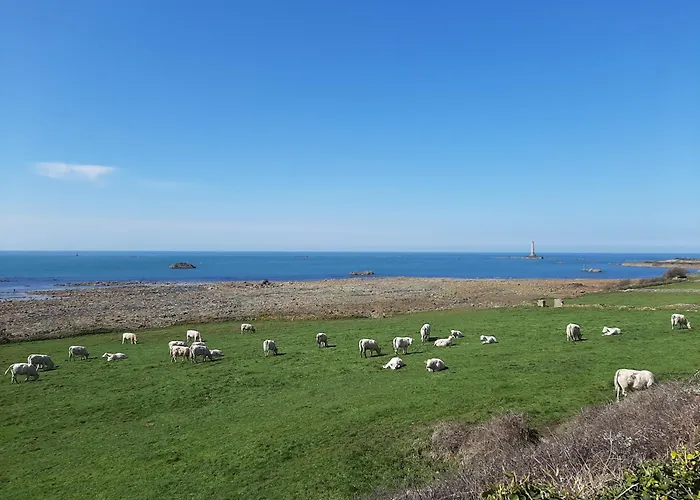 Vvf Cotentin Iles Anglo-normandes 3* ポールバイユ